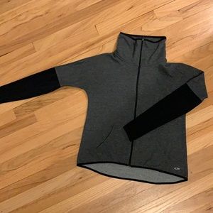 Women’s Champion zip up lightweight sweatshirt